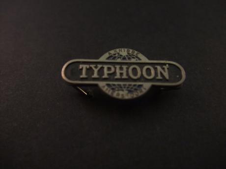 Typhoon motorfiets Handelsmaatschappij  A. Knibbe, Amersfoort ( later C.S. Olthof, Geleen) broche